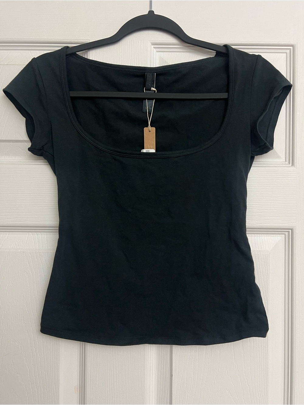 SKIMS COTTON JERSEY SCOOP NECK SHORT SLEEVE TEE NWT - SOOT